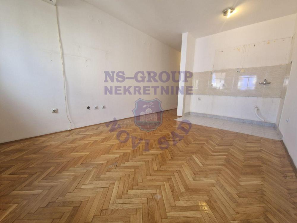 Slika 1 - Jednosoban, 23m2, Bulevar oslobođenja Novi Sad, ima lift