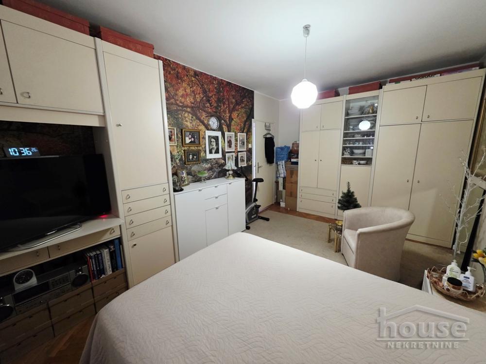 Slika 11 - Stan,NOVI SAD,BULEVAR,kv: 57.00, € 140000, ID: 1065717