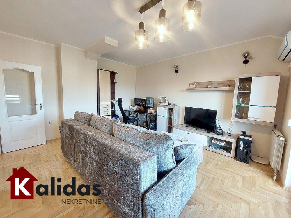 Slika 2 - Stan,NOVI SAD,BULEVAR EVROPE,kv: 54, € 144200, ID: 1008738