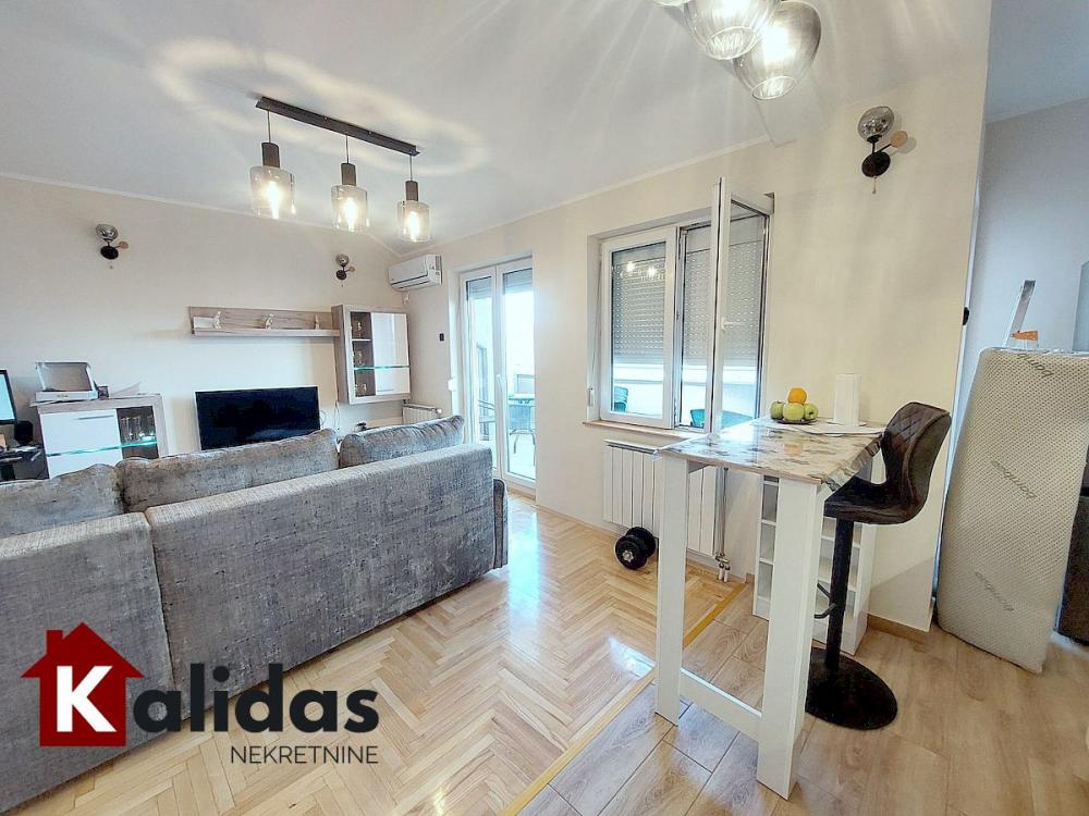 Slika 4 - Stan,NOVI SAD,BULEVAR EVROPE,kv: 54, € 144200, ID: 1008738