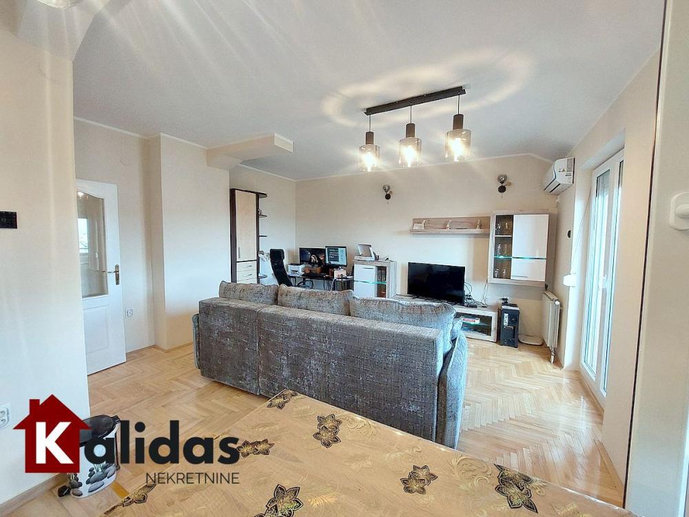 Slika 3 - Stan,NOVI SAD,BULEVAR EVROPE,kv: 54, € 144200, ID: 1008738