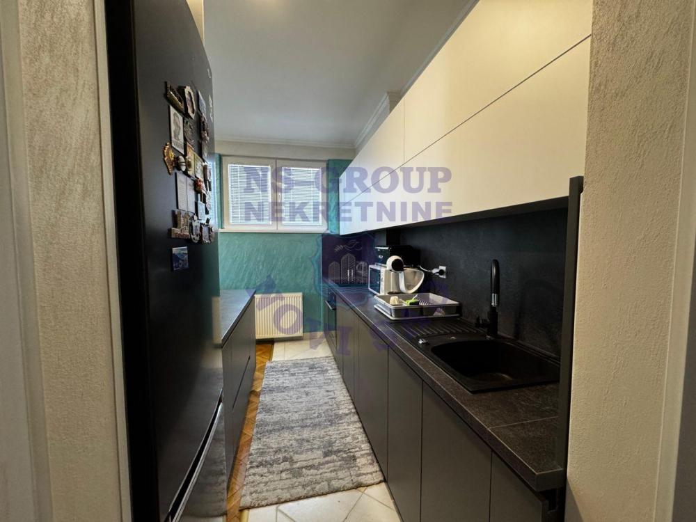 Slika 3 - Trosoban, 68m2, Novi Sad centar Novi Sad, sa terasom, ima lift