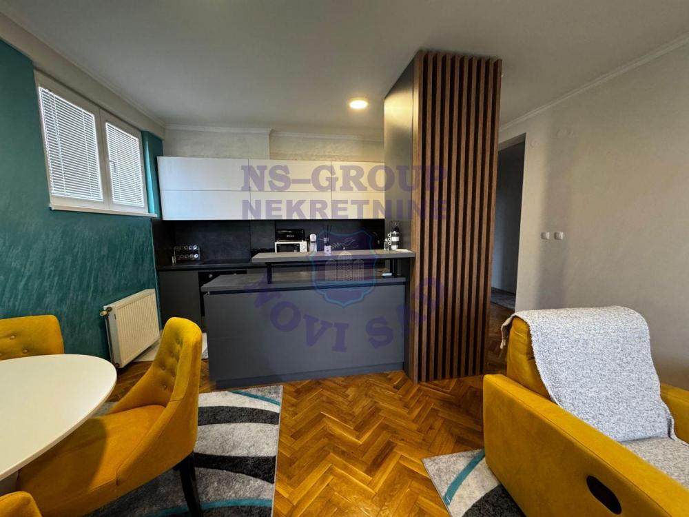 Slika 4 - Trosoban, 68m2, Novi Sad centar Novi Sad, sa terasom, ima lift
