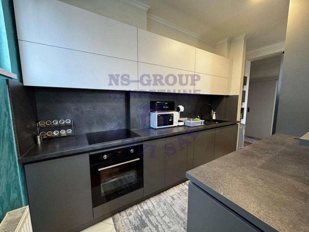 Slika 8 - Trosoban, 68m2, Novi Sad centar Novi Sad, sa terasom, ima lift