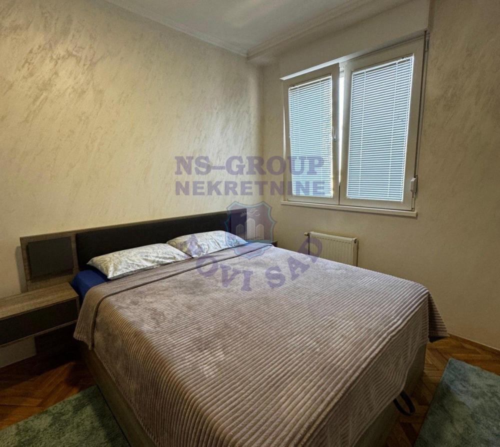 Slika 9 - Trosoban, 68m2, Novi Sad centar Novi Sad, sa terasom, ima lift