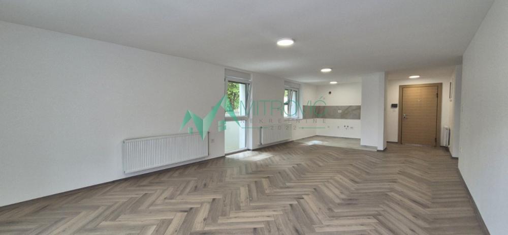 Slika 3 - Novi Sad, Telep - Četvorosoban stan površine 101m2 sa dva parking mesta i dvorištem 