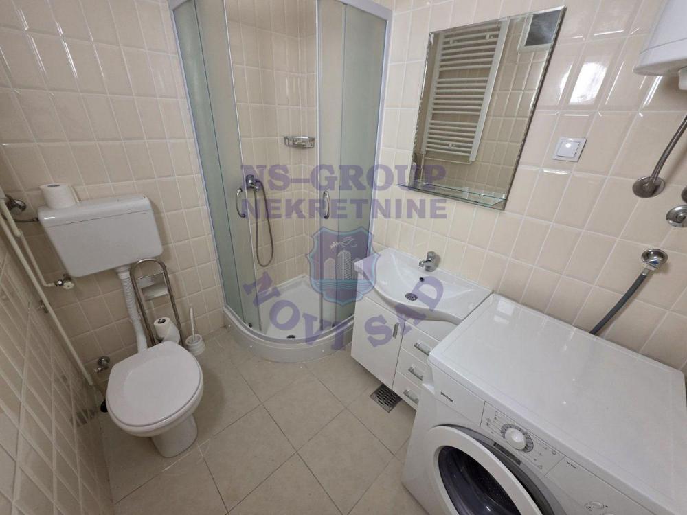 Slika 5 - Dvosoban, 55m2, Liman 2 Novi Sad, sa terasom, ima lift