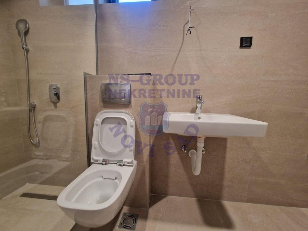 Slika 10 - 62m2 Grbavica! Dve spavaće sobe