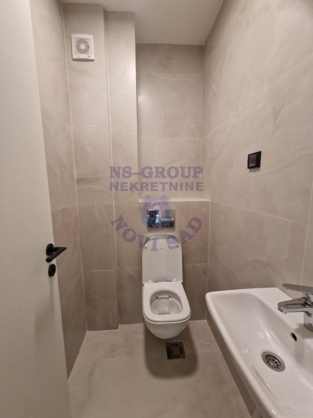 Slika 11 - 62m2 Grbavica! Dve spavaće sobe