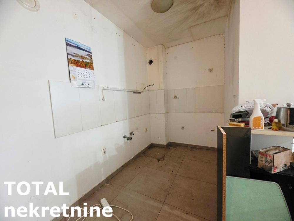 Slika 4 - Stan,NOVI SAD,TELEP,kv: 42.00, € 120000, ID: 1102445