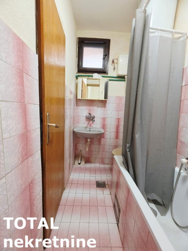 Slika 8 - Stan,NOVI SAD,PETROVARADIN,kv: 22.00, € 99000, ID: 1102572