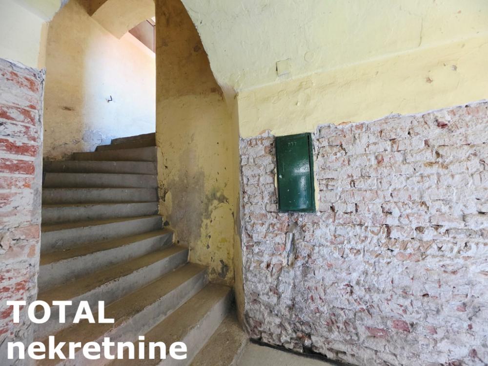 Slika 11 - Stan,NOVI SAD,PETROVARADIN,kv: 22.00, € 99000, ID: 1102572