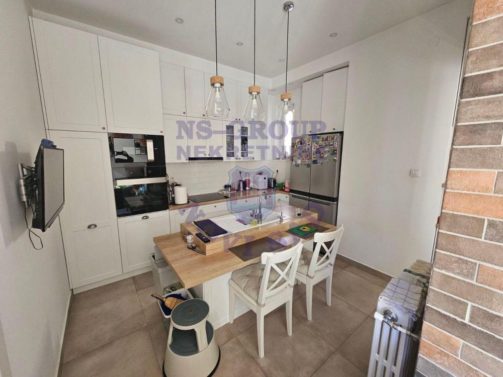 Slika 2 - Trosoban, 92m2, Novi Sad centar Novi Sad, sa terasom, sa garažom