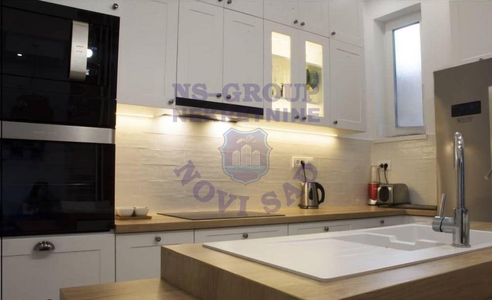 Slika 3 - Trosoban, 92m2, Novi Sad centar Novi Sad, sa terasom, sa garažom