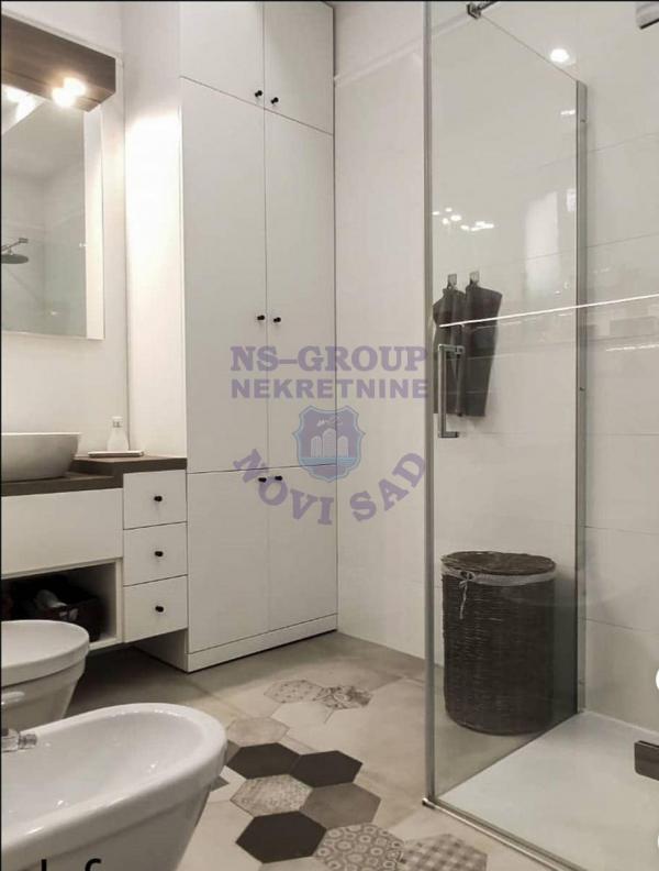 Slika 6 - Trosoban, 92m2, Novi Sad centar Novi Sad, sa terasom, sa garažom