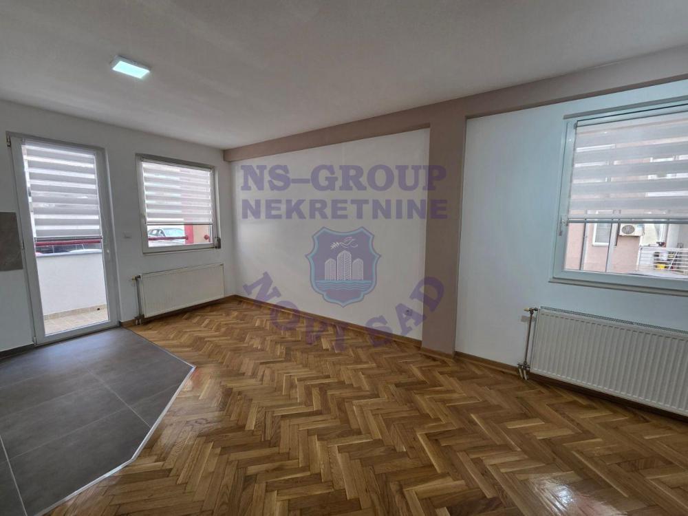 Glavna slika -Dvosoban, 40m2, Grbavica Novi Sad, sa terasom, ima lift