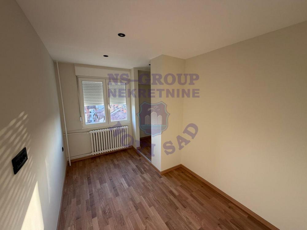 Slika 5 - Kompletno renoviran jednoiposoban stan u prelepom delu Novog Naselja