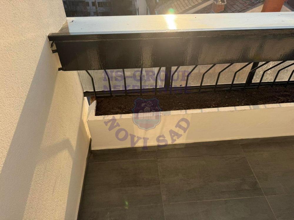 Slika 10 - Kompletno renoviran jednoiposoban stan u prelepom delu Novog Naselja