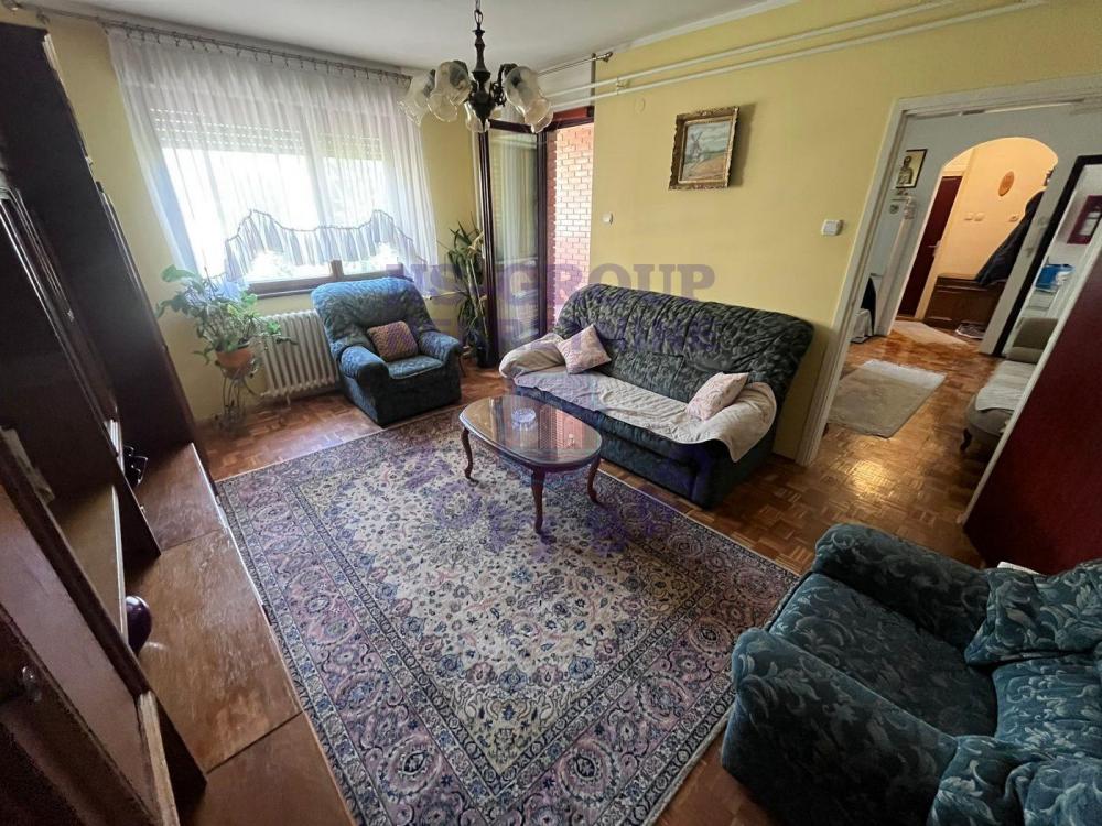 Slika 1 - Odlican trosoban stan na Novom Naselju!