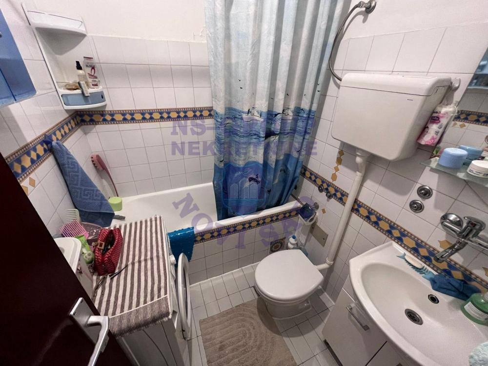 Slika 4 - Odlican trosoban stan na Novom Naselju 