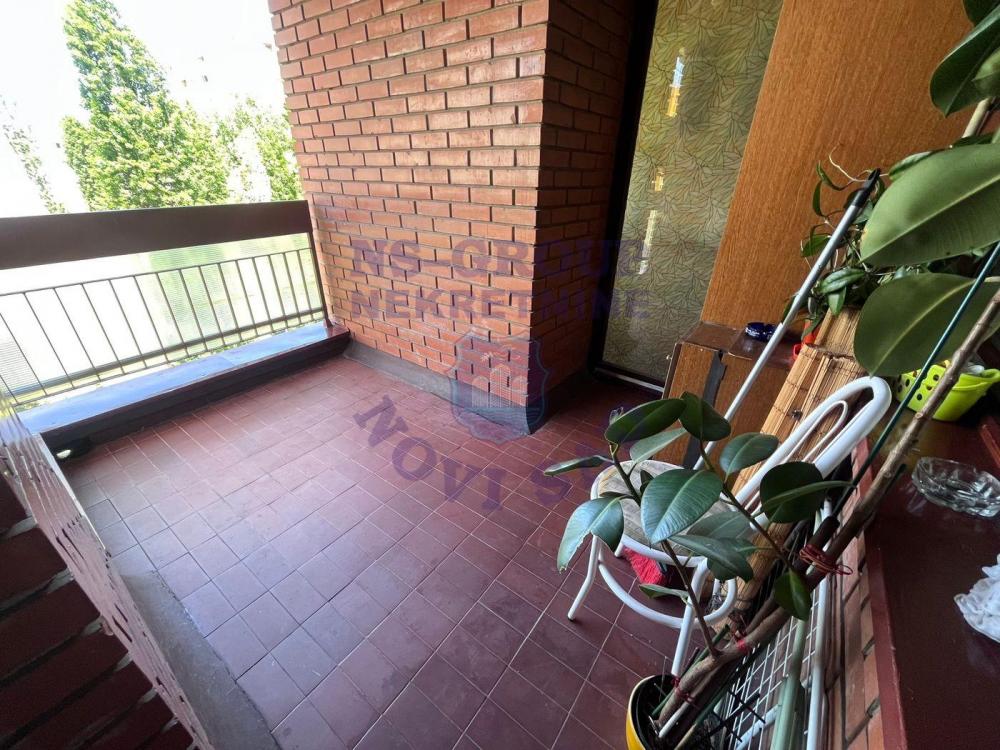 Slika 9 - Odlican trosoban stan na Novom Naselju 