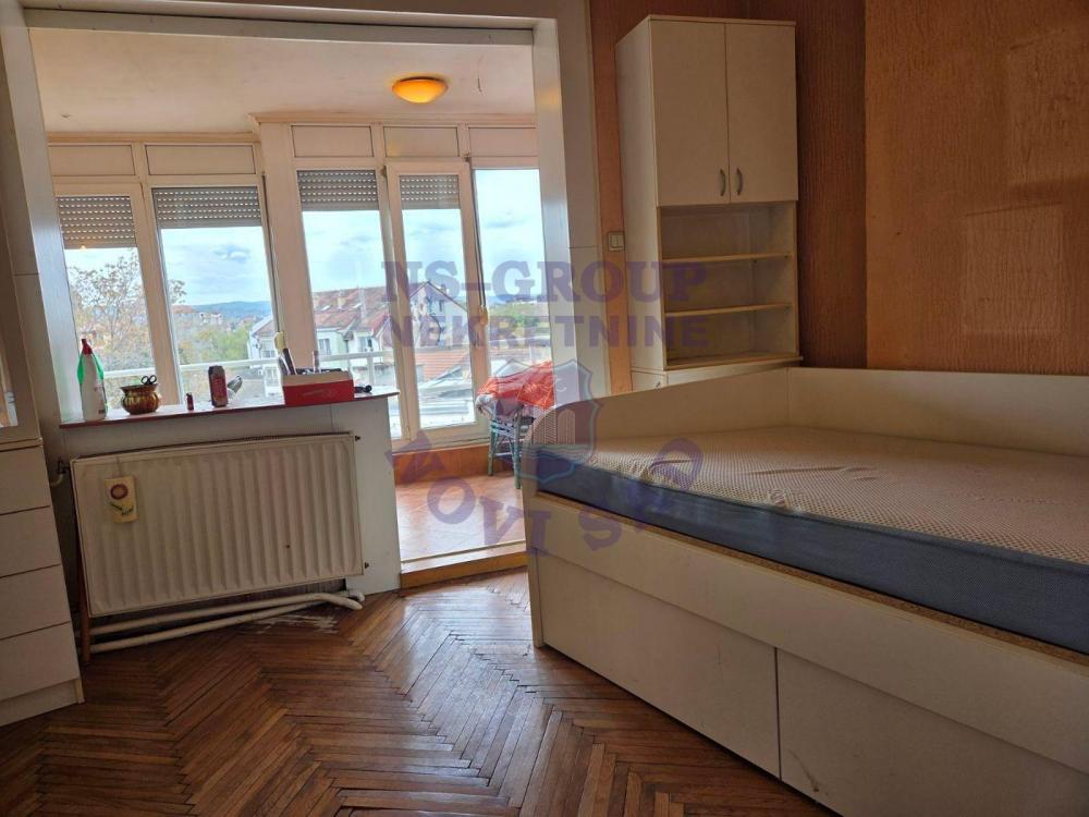 Slika 6 - Odlican troiposoban stan u centru!