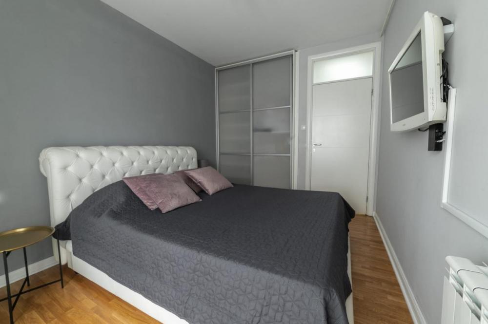 Slika 6 - Dvosoban, 49m2, Novi Sad centar Novi Sad, sa terasom, ima lift