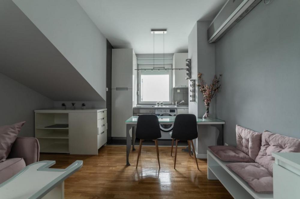 Slika 4 - Dvosoban, 49m2, Novi Sad centar Novi Sad, sa terasom, ima lift