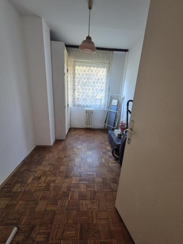 Slika 6 - Dvoiposoban, 80m2, Liman 4 Novi Sad, sa terasom, ima lift