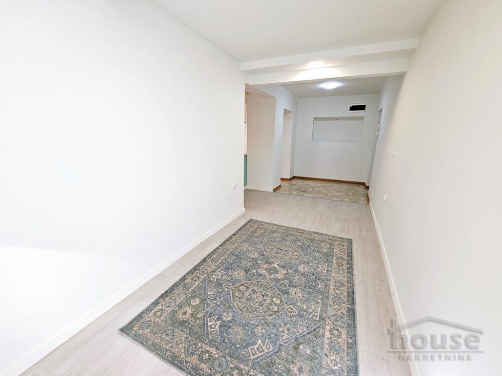 Slika 9 - Stan,NOVI SAD,CENTAR,kv: 37.00, € 114700, ID: 1062329