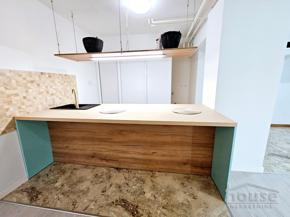 Slika 5 - Stan,NOVI SAD,CENTAR,kv: 37.00, € 114700, ID: 1062329