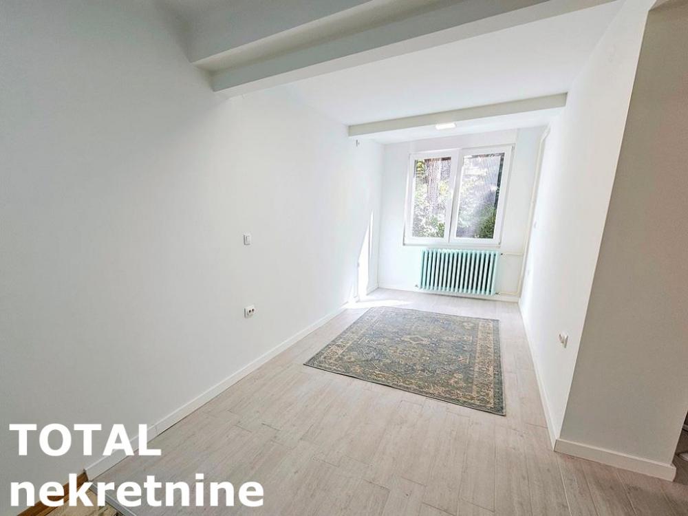 Slika 8 - Stan,NOVI SAD,CENTAR,kv: 37.00, € 114700, ID: 1099177