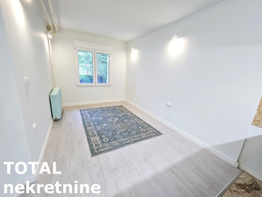 Slika 2 - Stan,NOVI SAD,CENTAR,kv: 37.00, € 114700, ID: 1099177