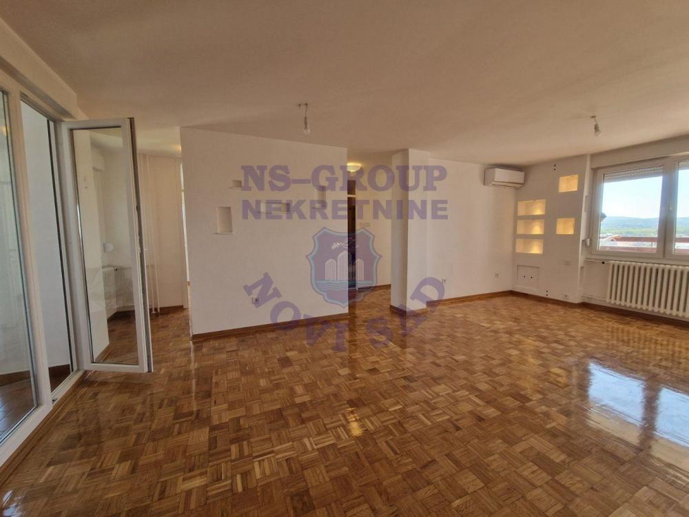 Slika 1 - Trosoban, 78m2, Liman 4 Novi Sad, sa terasom, ima lift