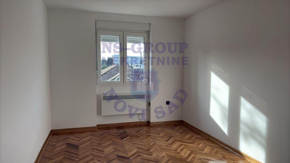 Slika 4 - Dvosoban, 49m2, Adamovićevo naselje Novi Sad