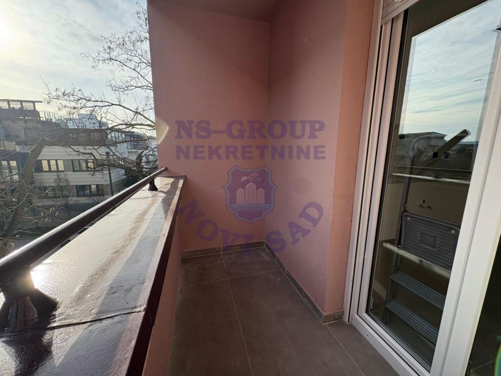 Slika 8 - Dvosoban, 49m2, Adamovićevo naselje Novi Sad