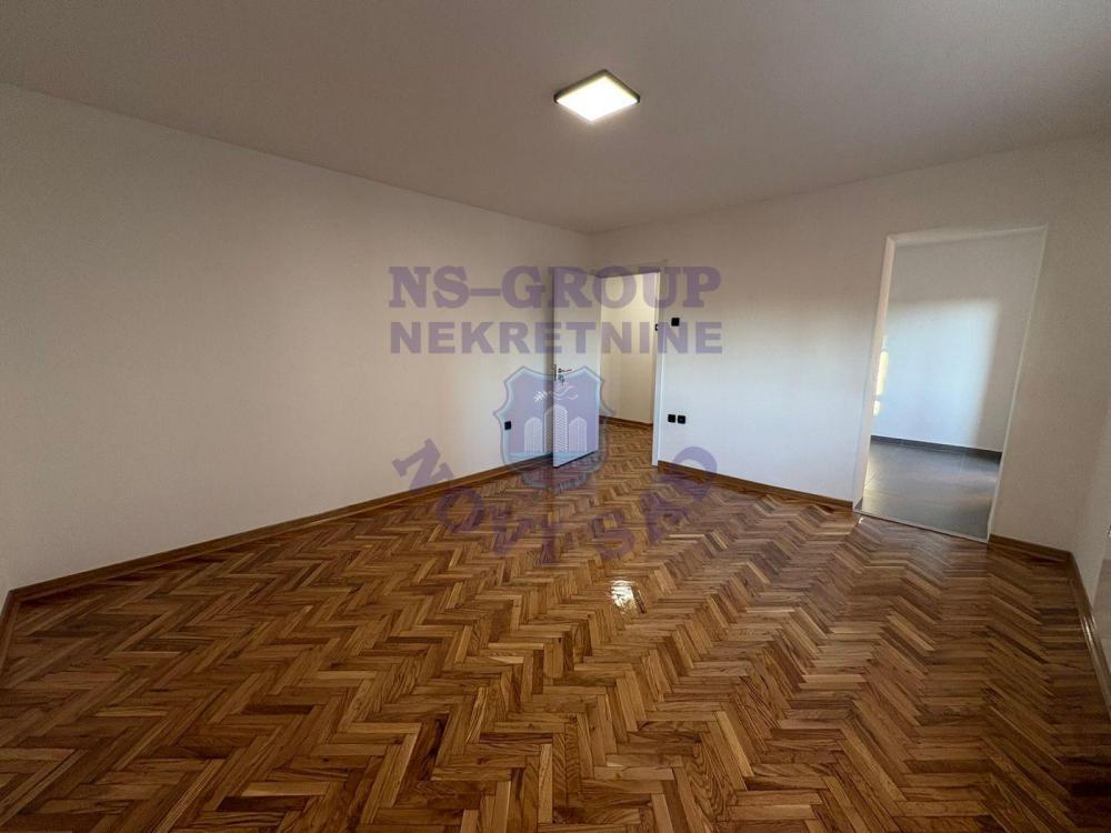 Glavna slika -Dvosoban, 49m2, Adamovićevo naselje Novi Sad