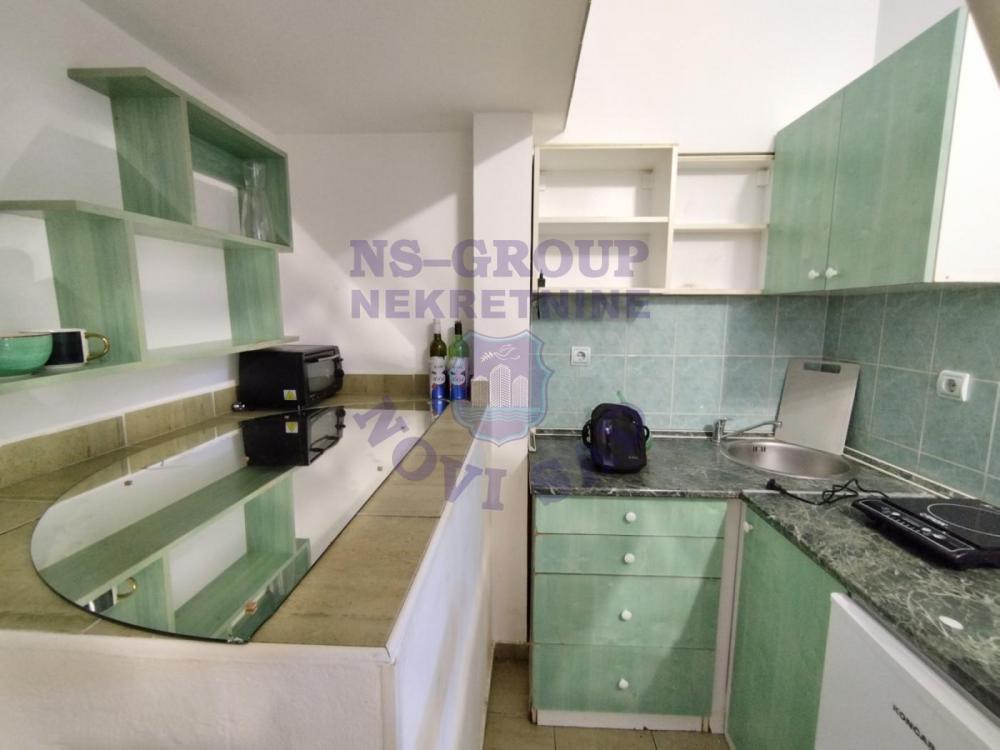 Slika 3 - Kompletno namešten stan u centru Novog Sada! š. 569070 