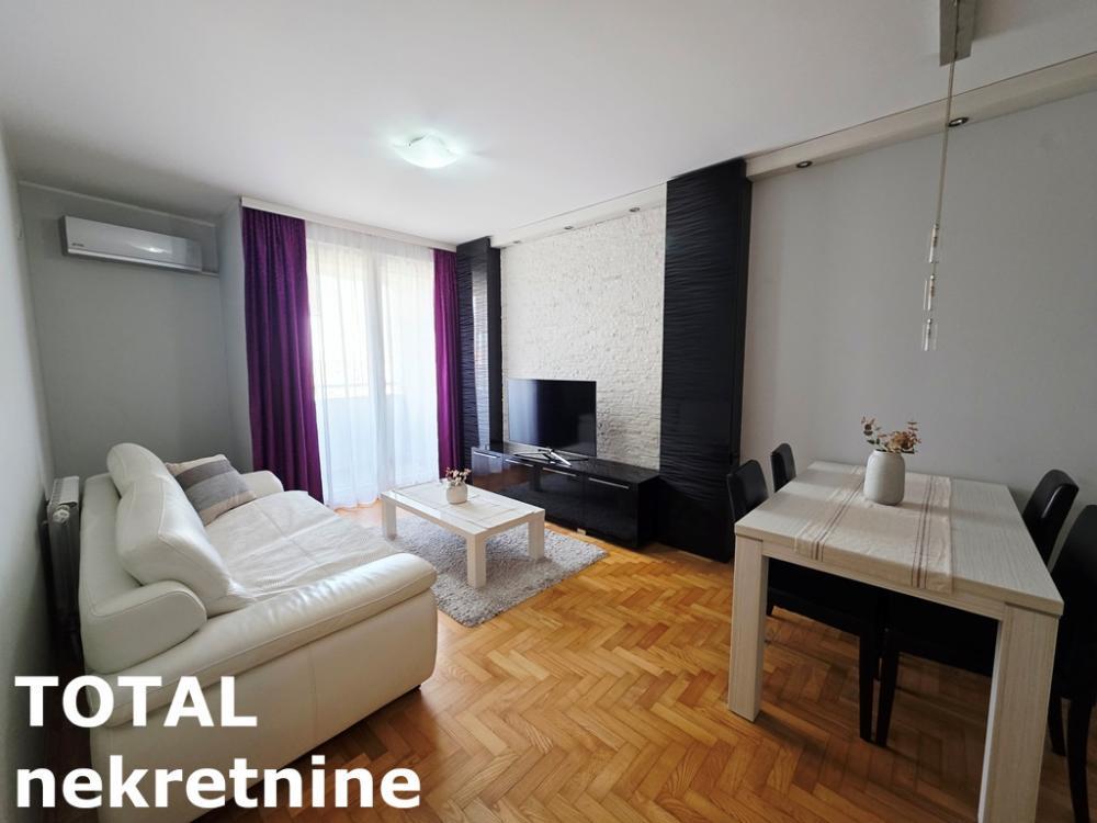 Glavna slika -Stan,NOVI SAD,BULEVAR EVROPE,kv: 42.00, € 140000, ID: 1102333