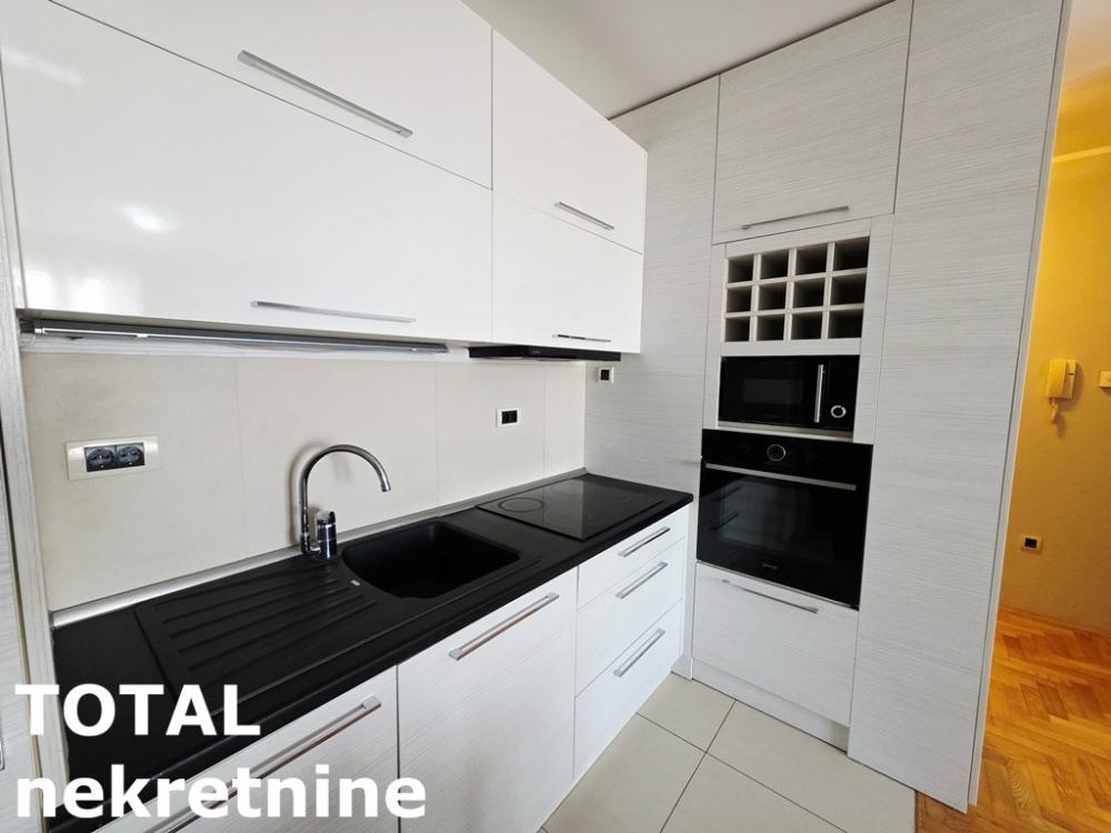 Slika 5 - Stan,NOVI SAD,BULEVAR EVROPE,kv: 42.00, € 140000, ID: 1102333