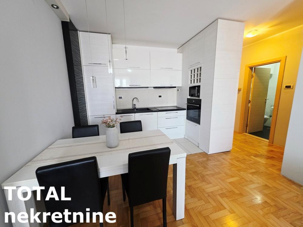 Slika 4 - Stan,NOVI SAD,BULEVAR EVROPE,kv: 42.00, € 140000, ID: 1102333