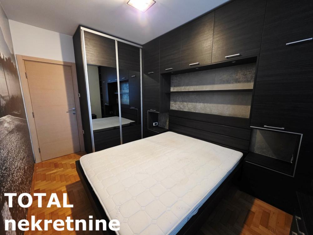 Slika 8 - Stan,NOVI SAD,BULEVAR EVROPE,kv: 42.00, € 140000, ID: 1102333