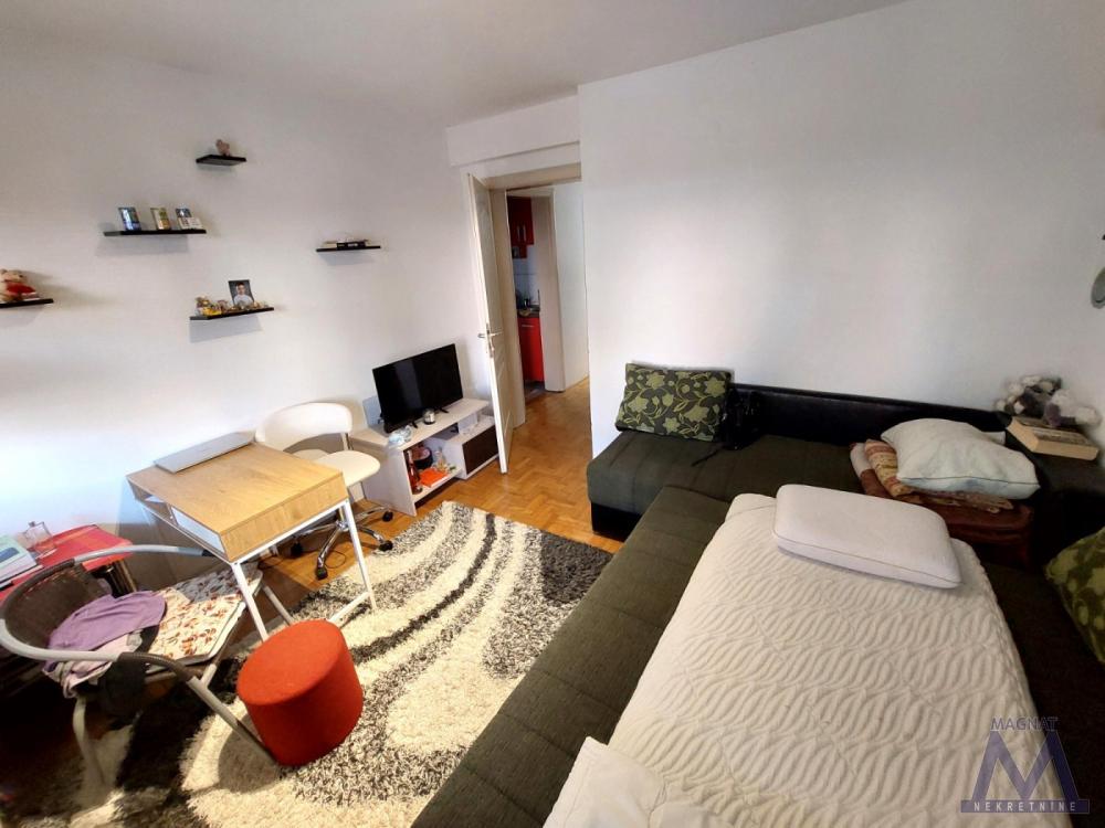 Slika 2 - Stan,NOVI SAD,GRBAVICA,kv: 25, € 92700, ID: 1019351