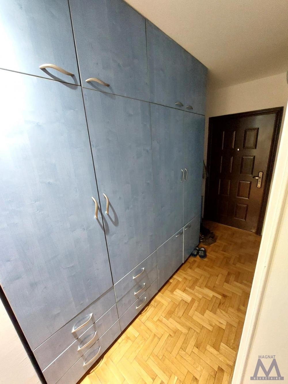 Slika 4 - Stan,NOVI SAD,GRBAVICA,kv: 25, € 92700, ID: 1019351