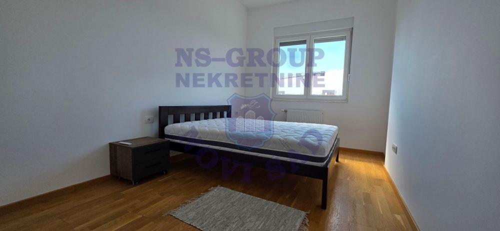 Slika 11 - Trosoban, 62m2, Kej žrtava racije Novi Sad, sa terasom, ima lift