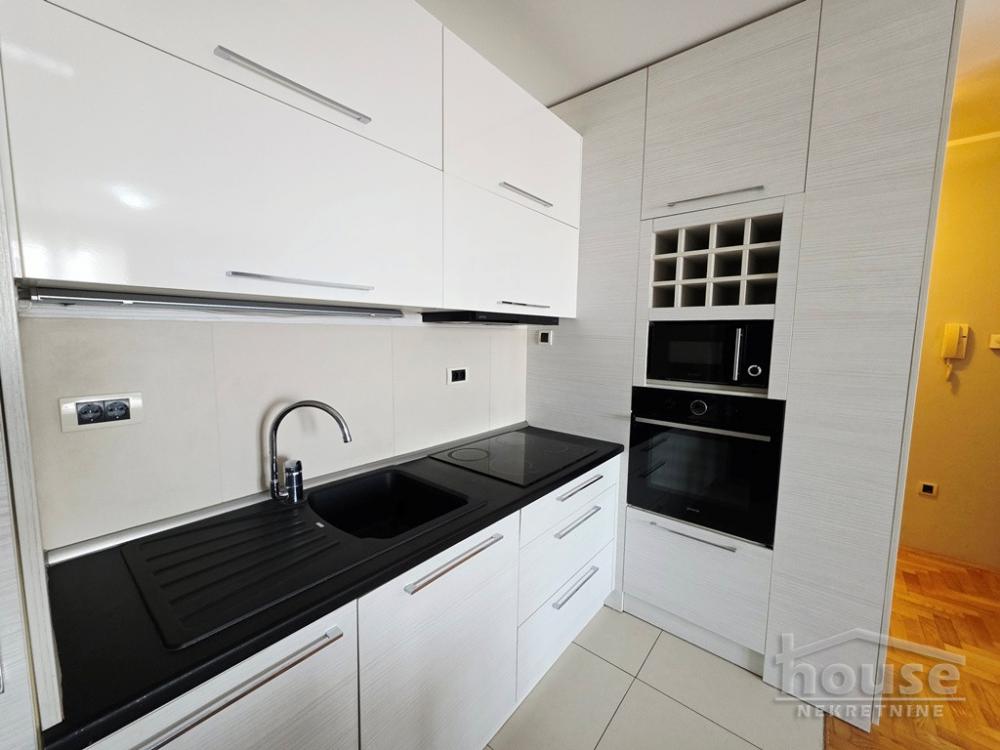 Slika 5 - Stan,NOVI SAD,BULEVAR EVROPE,kv: 42.00, € 140000, ID: 1065485