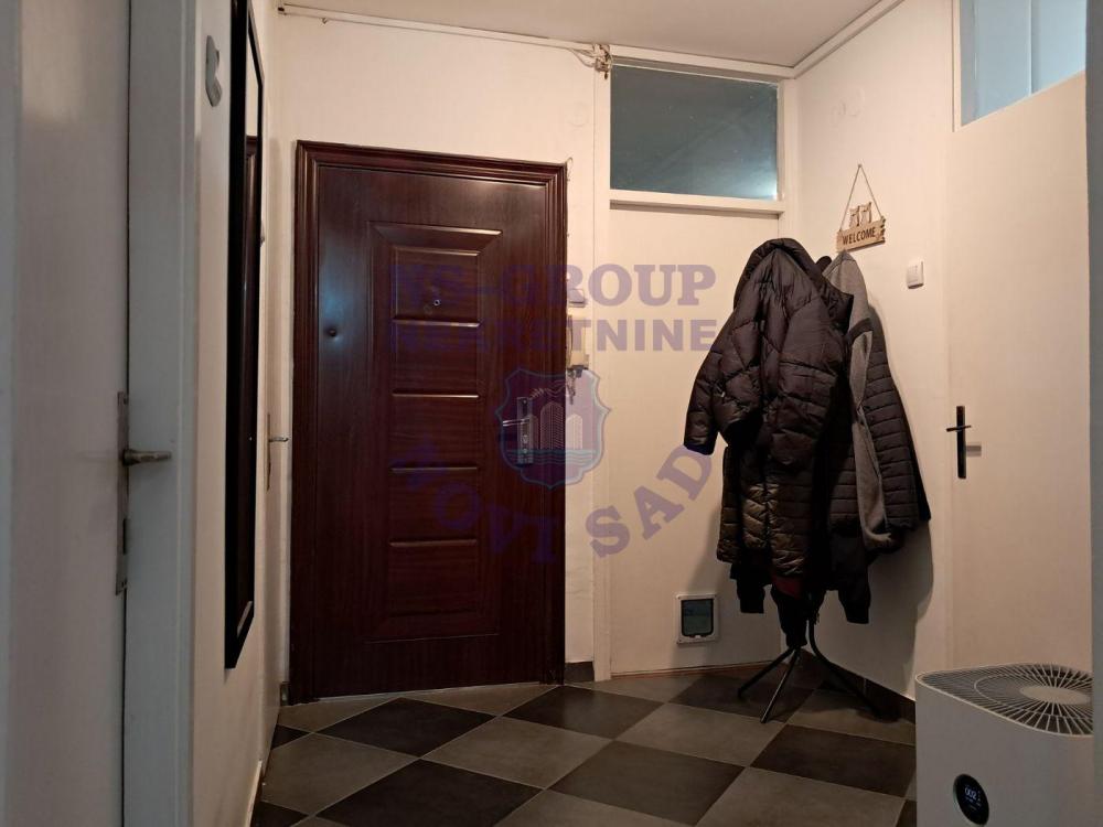 Slika 2 - Trosoban, 81m2, Liman 1 Novi Sad, sa terasom, ima lift