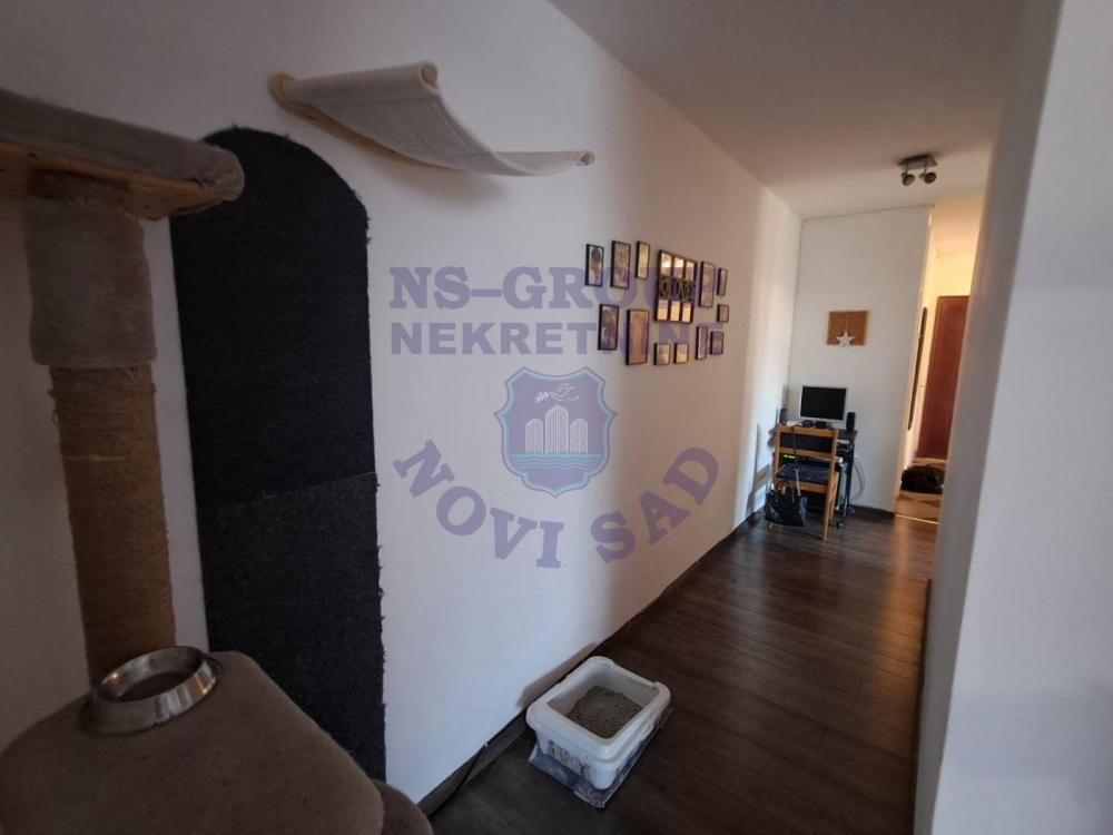 Slika 3 - Trosoban, 81m2, Liman 1 Novi Sad, sa terasom, ima lift