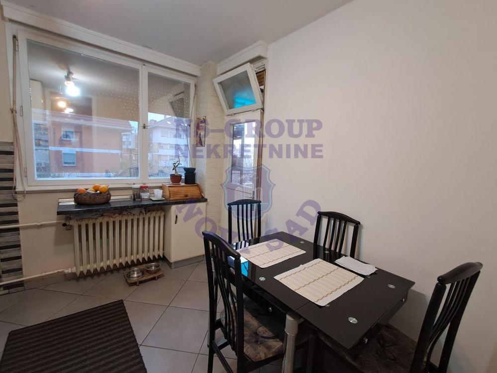 Slika 4 - Trosoban, 81m2, Liman 1 Novi Sad, sa terasom, ima lift