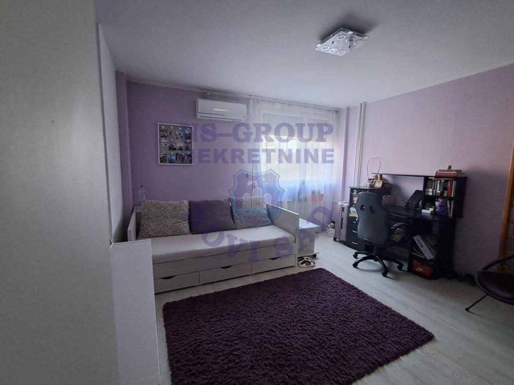 Slika 5 - Trosoban, 81m2, Liman 1 Novi Sad, sa terasom, ima lift